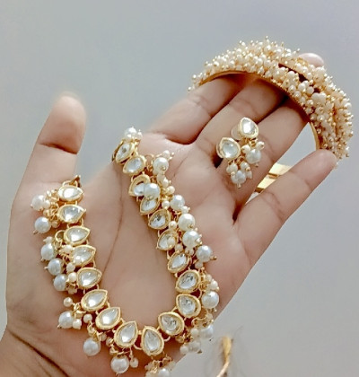 Combo : Choker With Earrings + Gajra Churi