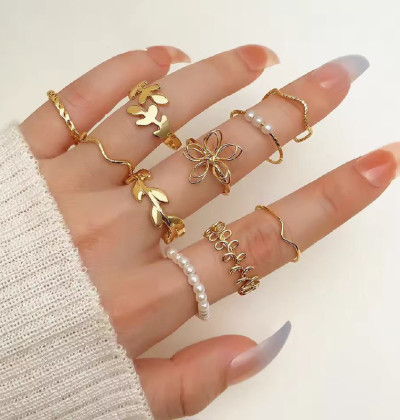 Faux Pearl Leaf Flower Rings Set for Women Rhinestone Butterfly Finger Ring Metal Knuckle Ring Jewelry