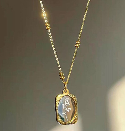 Fashion retro magic mirror rose flower square necklace pendant clavicle chain women's light luxury all-match jewelry Gift