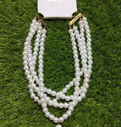 Multi-layer white imitation pearl choker with metal slice fixing, wide bib necklace, women's charm jewelry, fashion