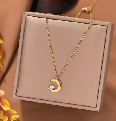 Korean Romantic Moon Pendant Neckalce For Women