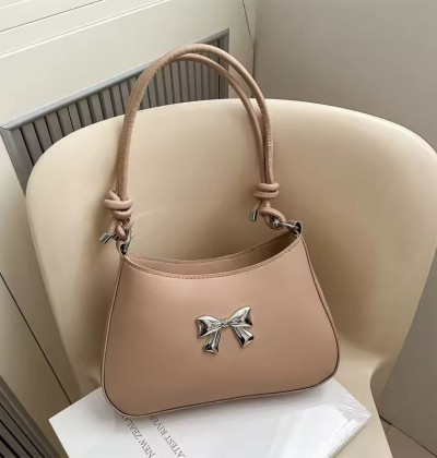 Personality Women Crossbody Shoulder Bag Solid Shopping Handbag Elegant Metal Buckle Underarm Bag